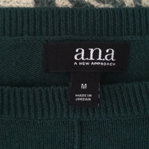 Forest green ANA long sleeve shirt w/cute details - Picture 2 of 5